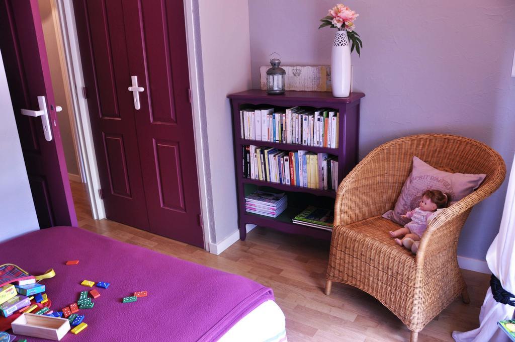 Hotel La Ferme Aux Abeilles Ambierle Pokój zdjęcie